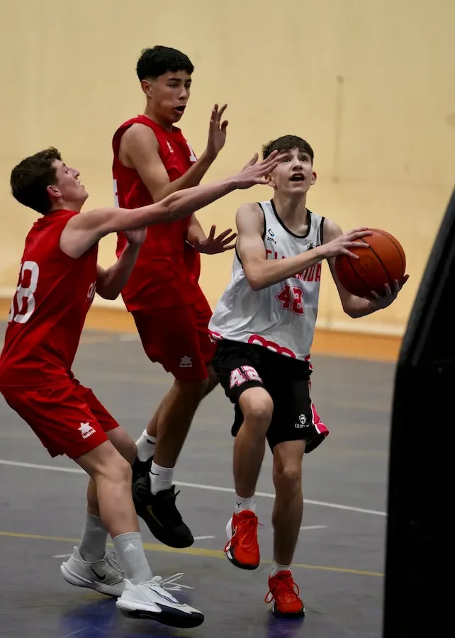 Infantil y cadete rojo ganan sus respectivas previas contra AB Oliva y BB Badajoz, de manera contundente.