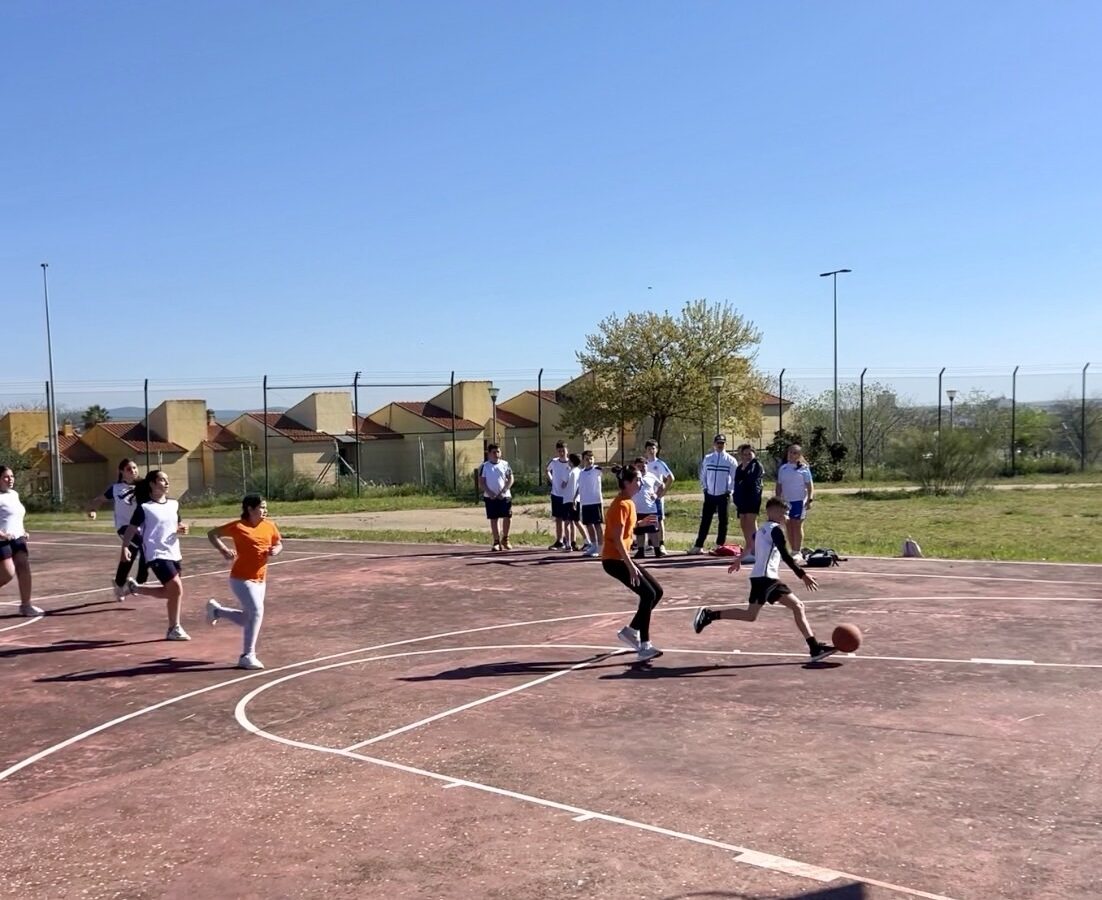 Formación Deportiva Mérida colabora en la organización de las Olimpiadas Escolares de Mérida