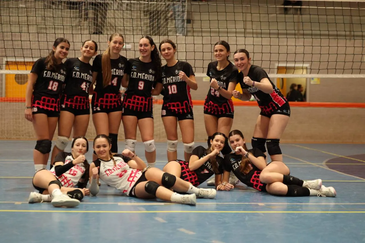 Las juveniles de FDM Negro suman una victoria sólida en la reanudación de la competición